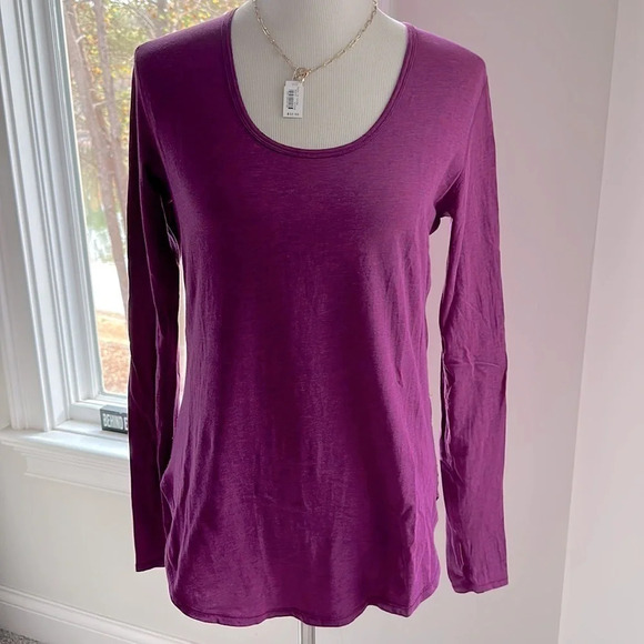 lululemon athletica Tops - Lululemon LS Tee, Size 6, Like New